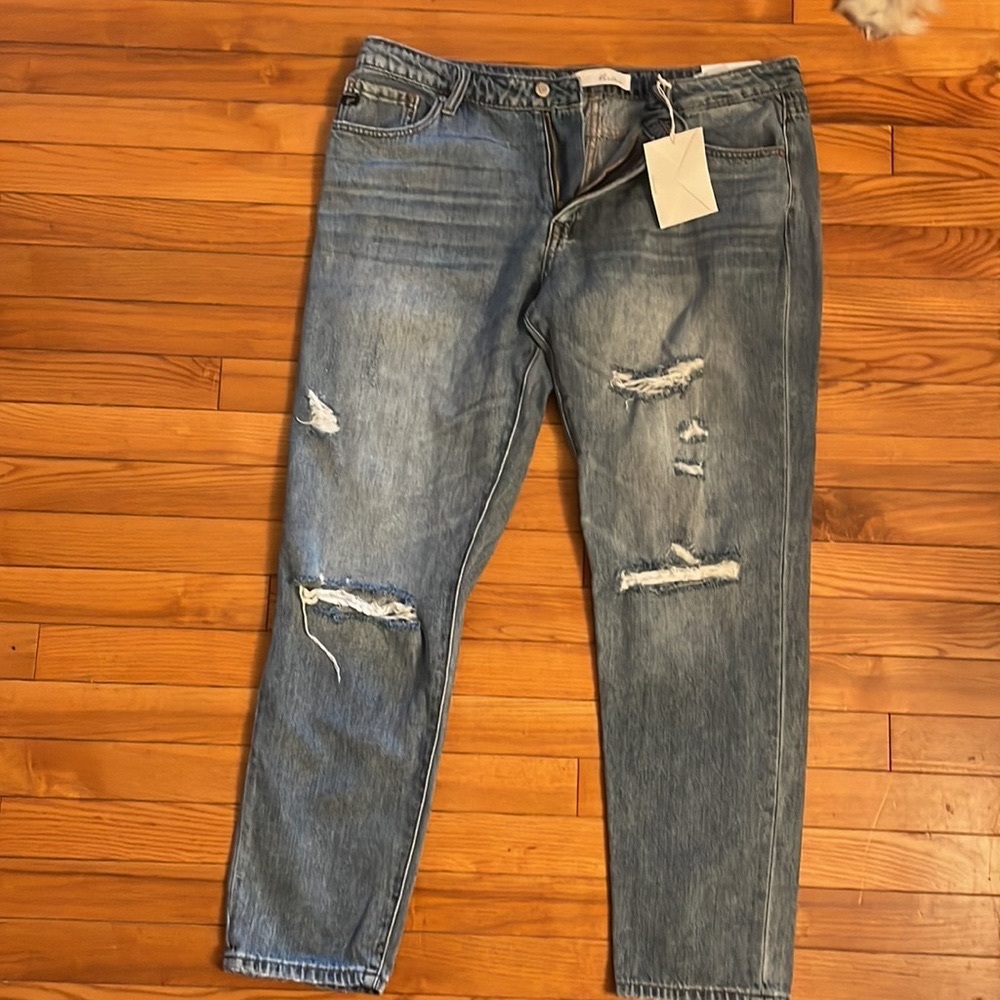 KanCan relaxed fit jeans -NWT Size 13/30.